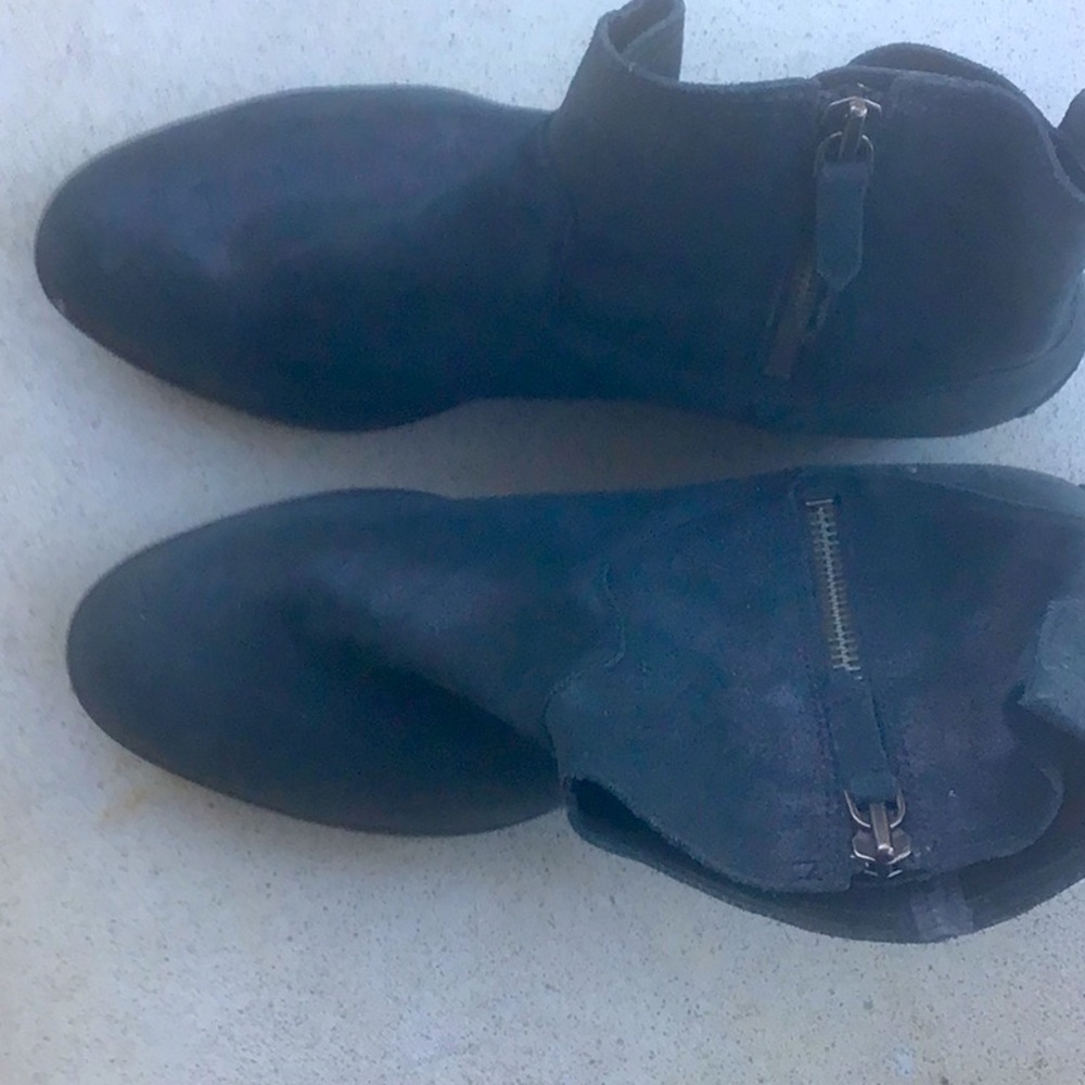 Women’s boots size 10